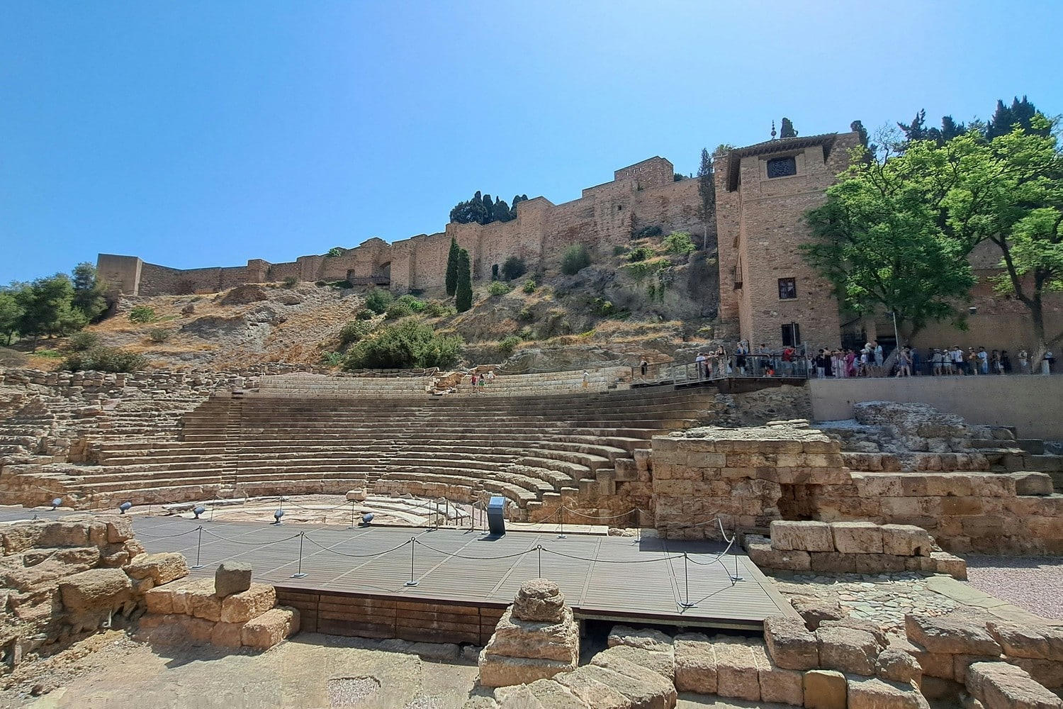 Vue de l'Alcazaba de Malaga et du théâtre romain.