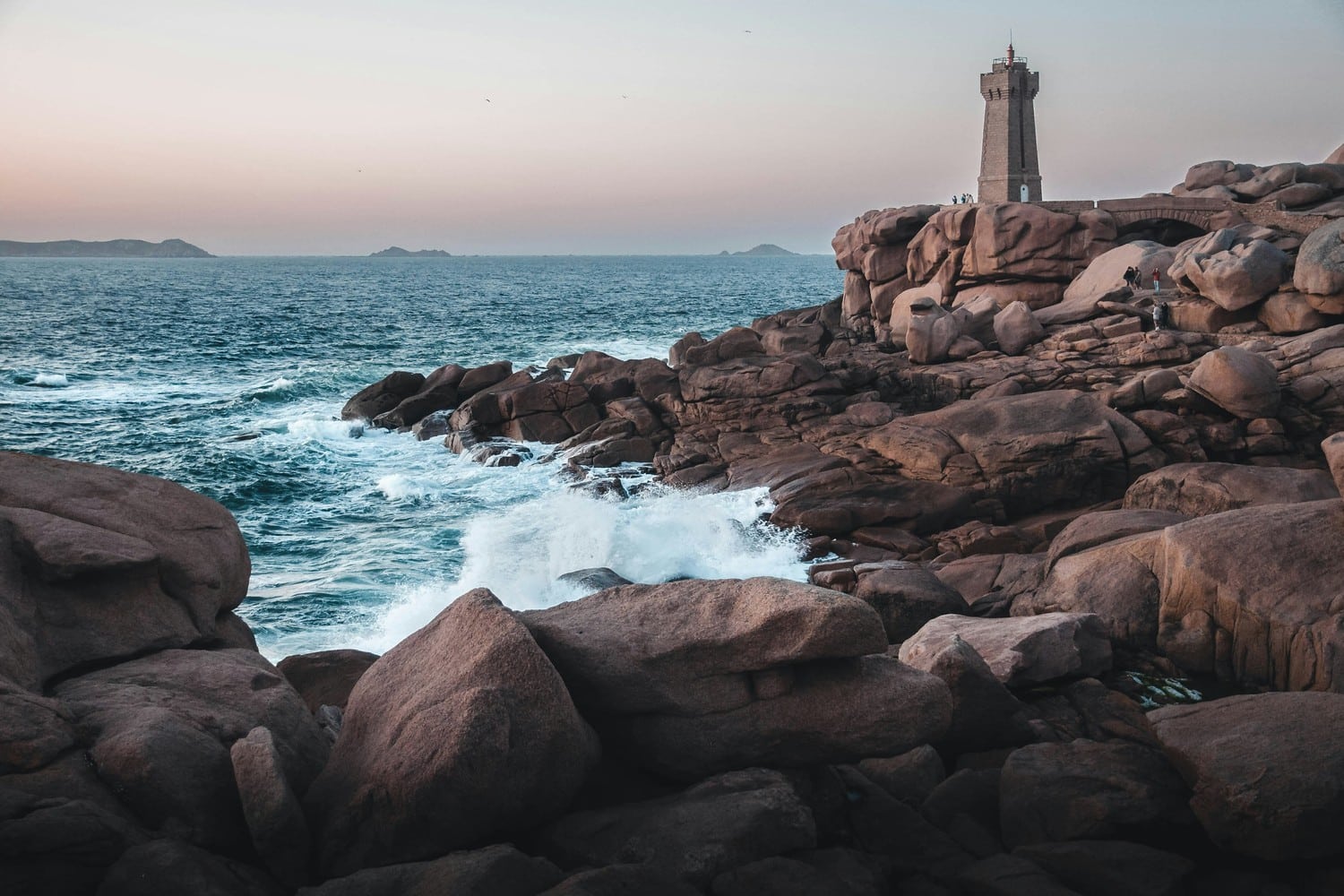 Côte de Granit Rose en Bretagne Nord, paysage rocheux unique