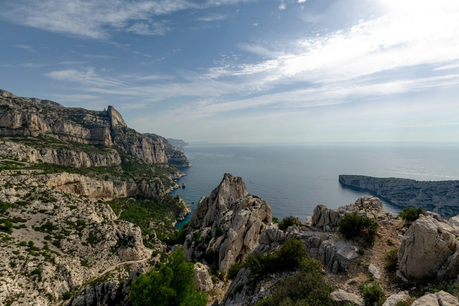 Vue sur les Calanques depuis la mer