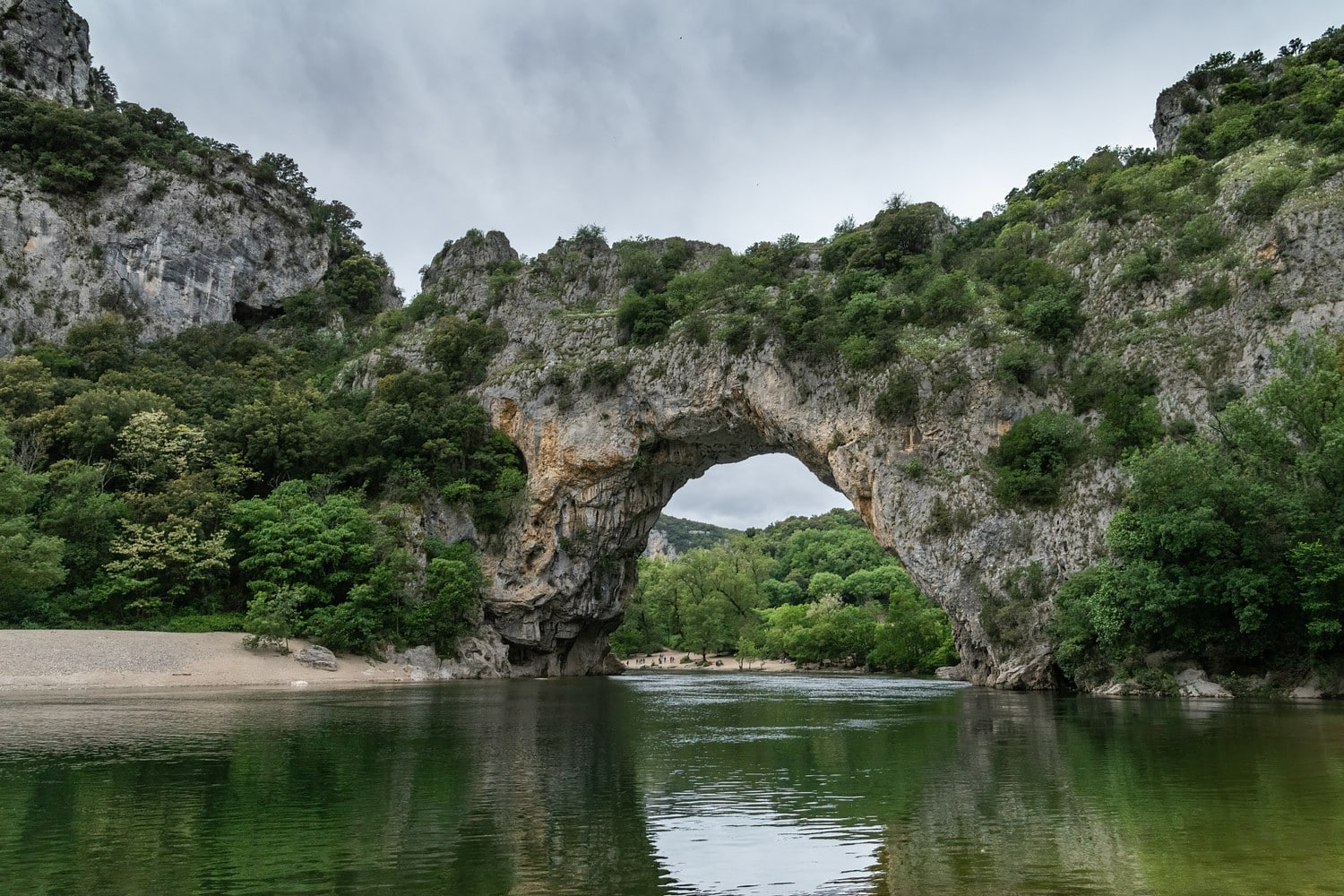 Gorges de l'Ardèche ou du Verdon, canyon spectaculaire