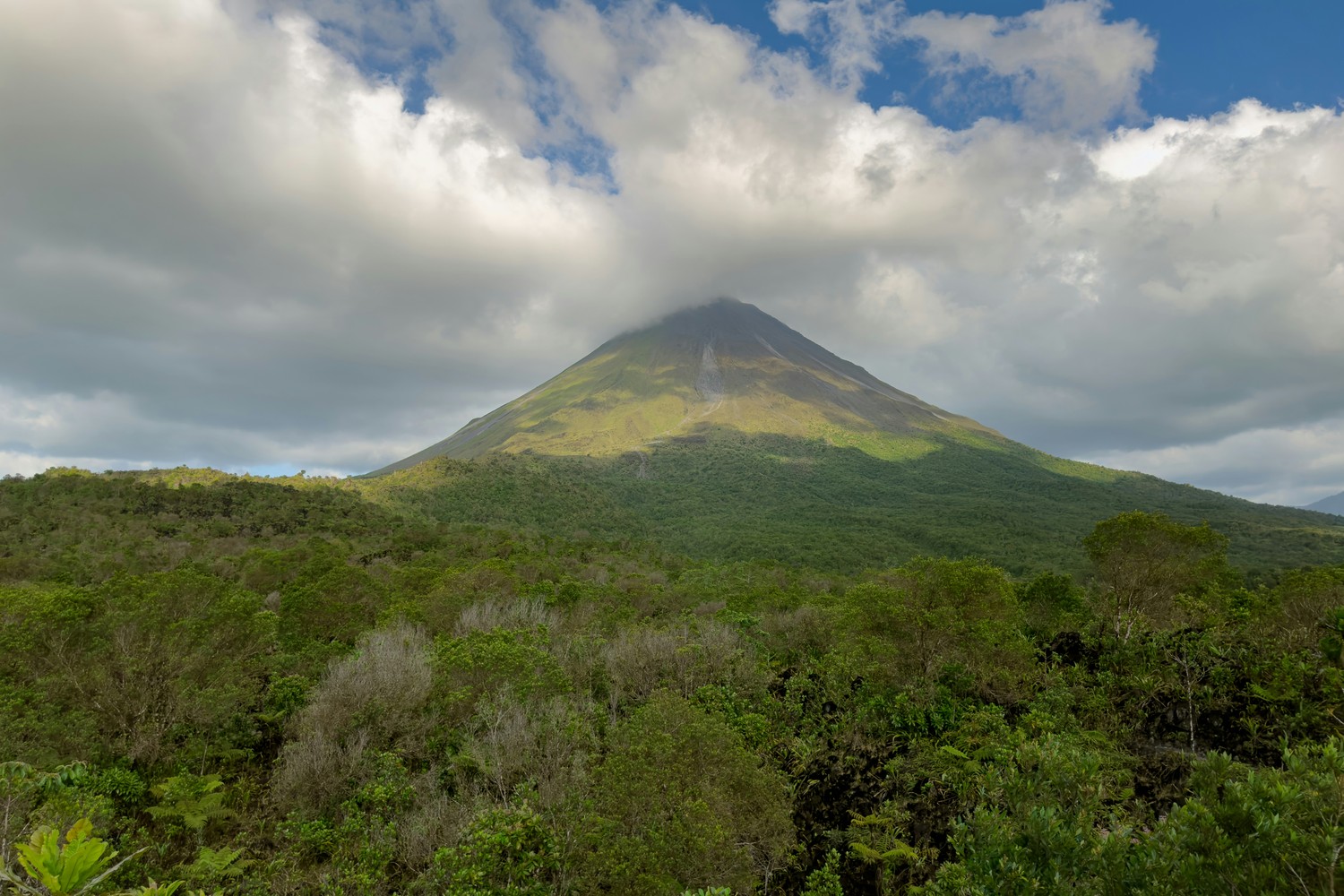 Paysage volcanique au Costa Rica