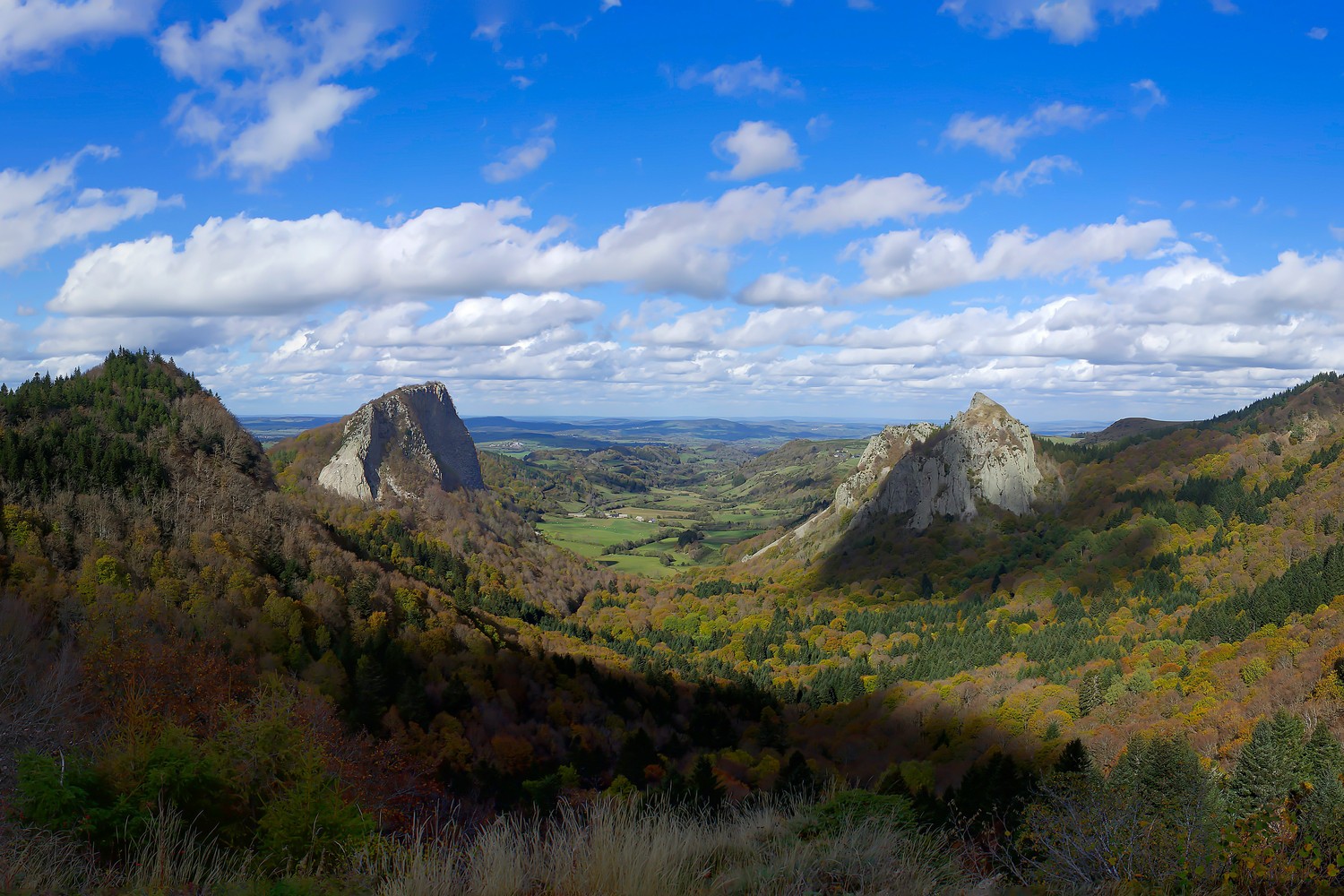 Vue panoramique depuis le sommet du Puy de Sancy, Auvergne