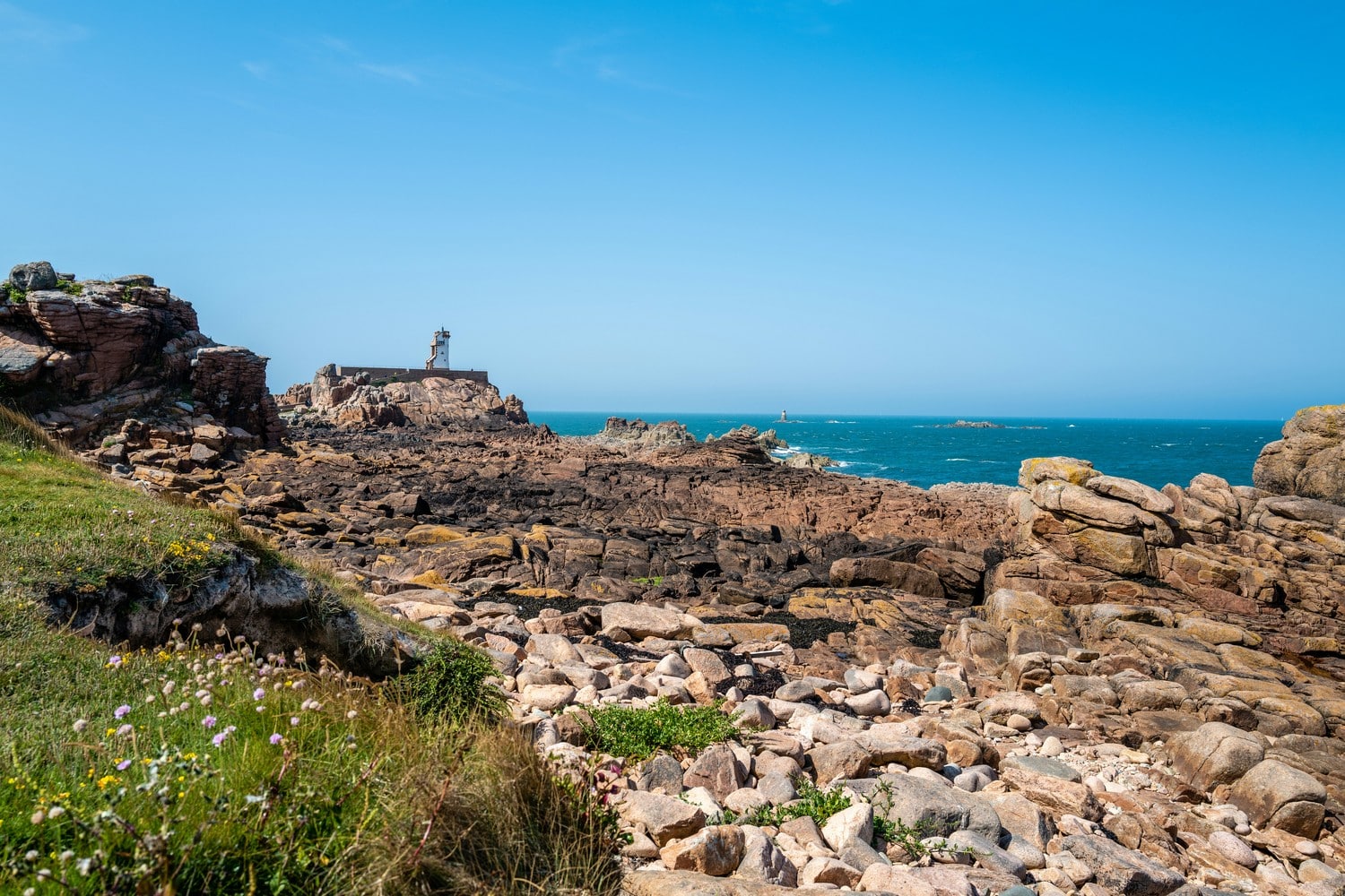 L’Île de Bréhat en une journée : notre itinéraire pour explorer « l’île aux fleurs »