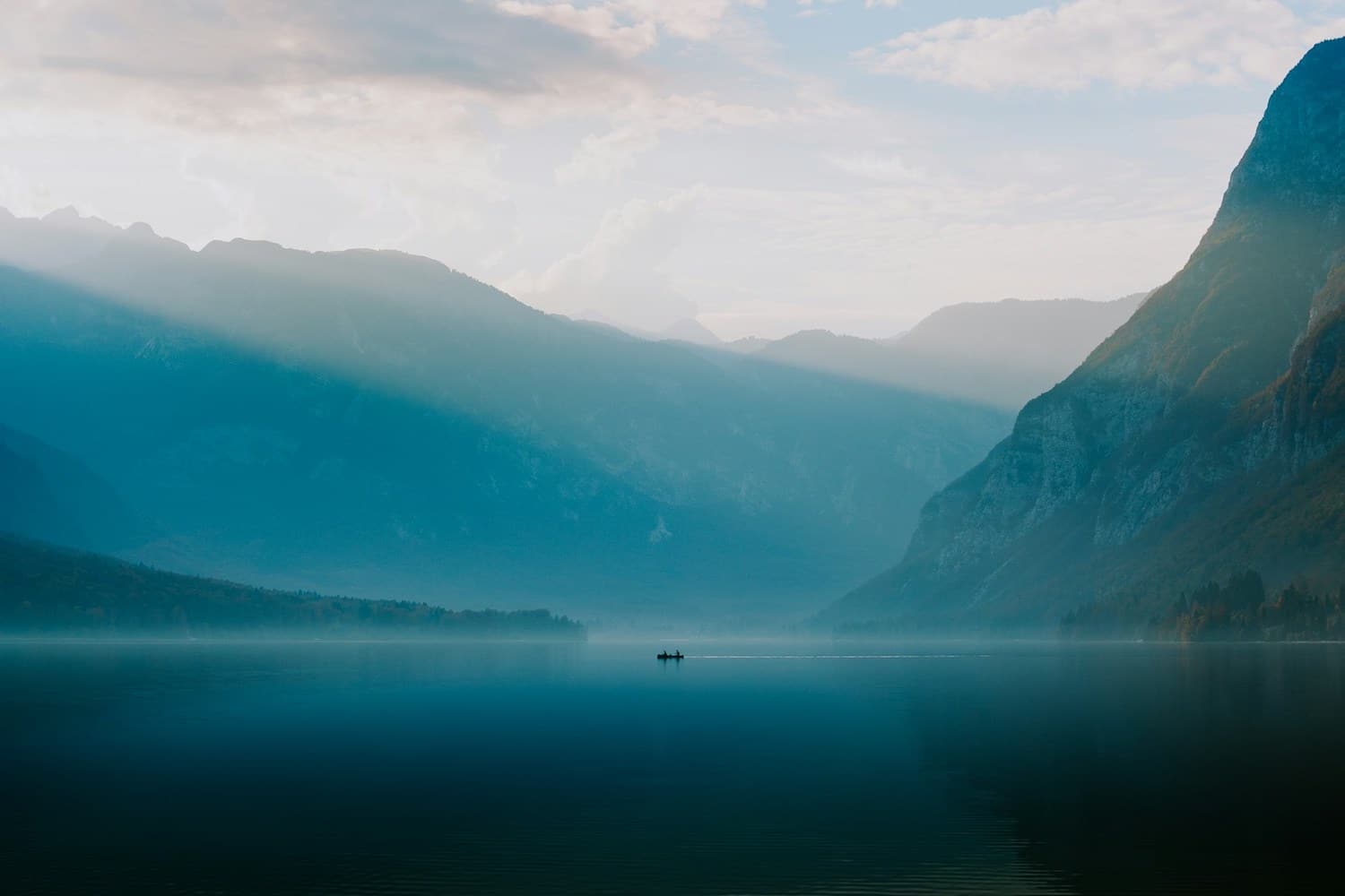 Visiter le Lac de Bohinj : Échappée sauvage au cœur des Alpes Juliennes