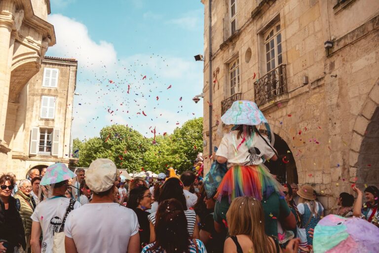 Août en France : traditions estivales et fêtes populaires au cœur des villages