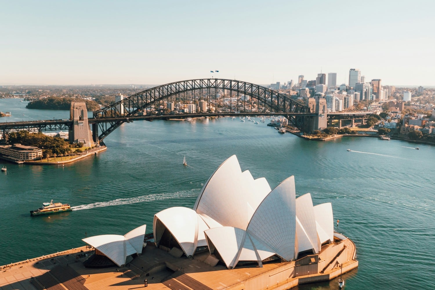 L'opéra de Sydney sous un ciel bleu