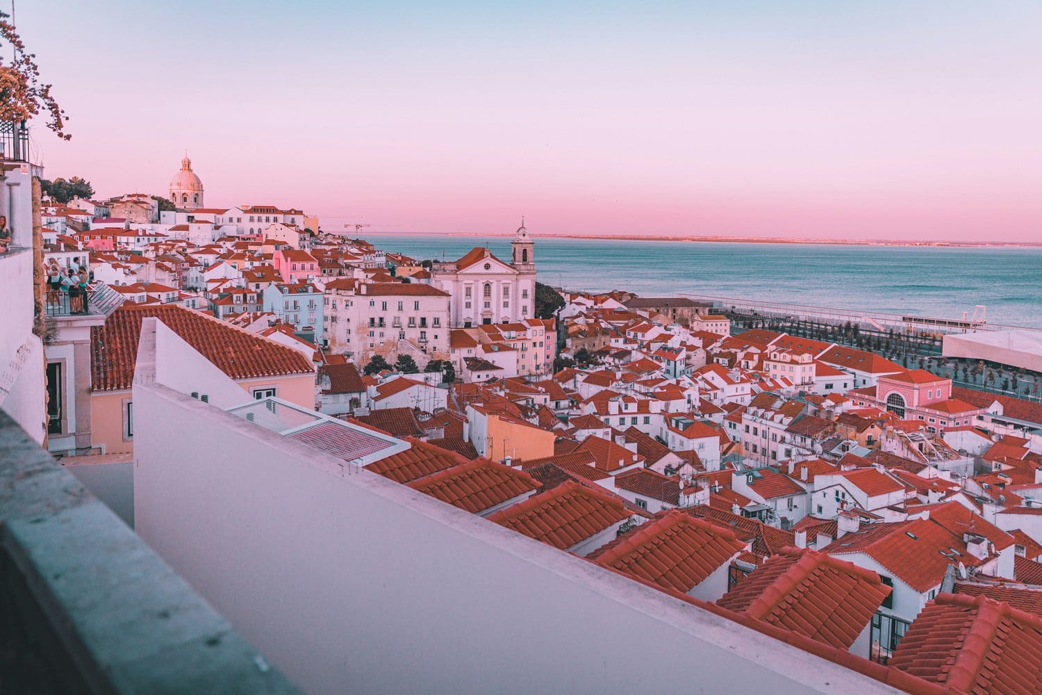 Coucher de soleil sur une ville portugaise typique